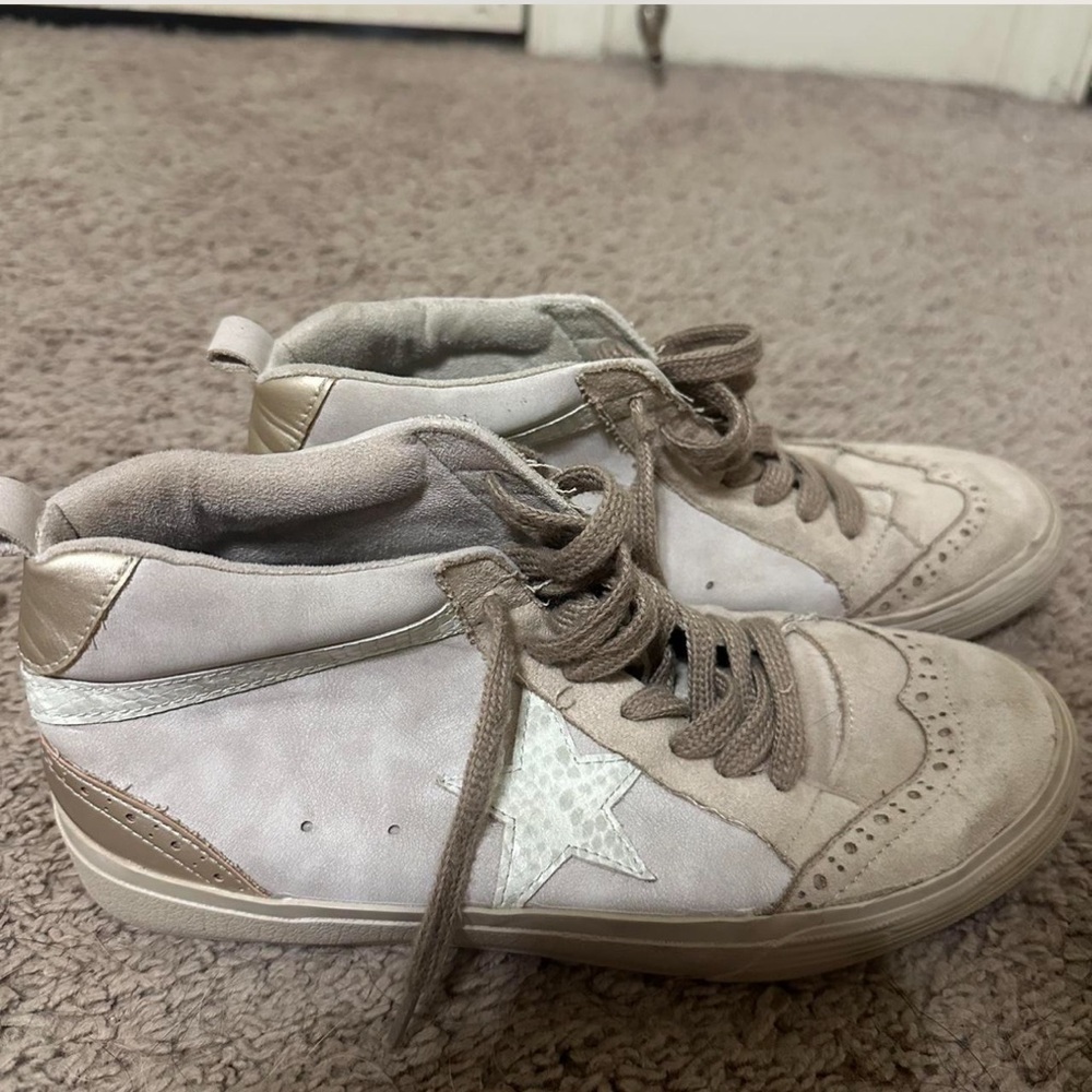shushop sneakers